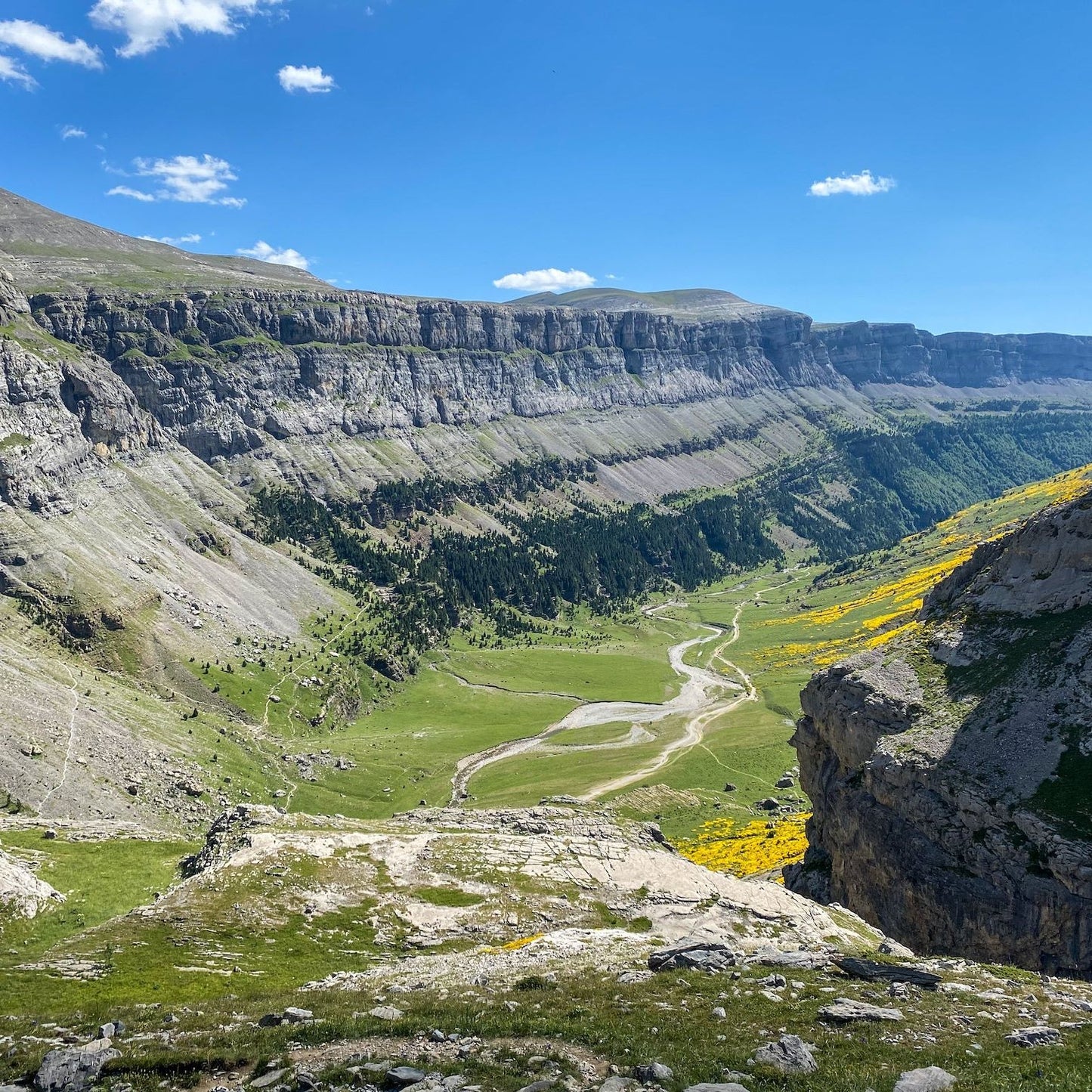 Guide Backpacking the Pyrenees – Ordesa y Monte Perdido (4–6 Days)